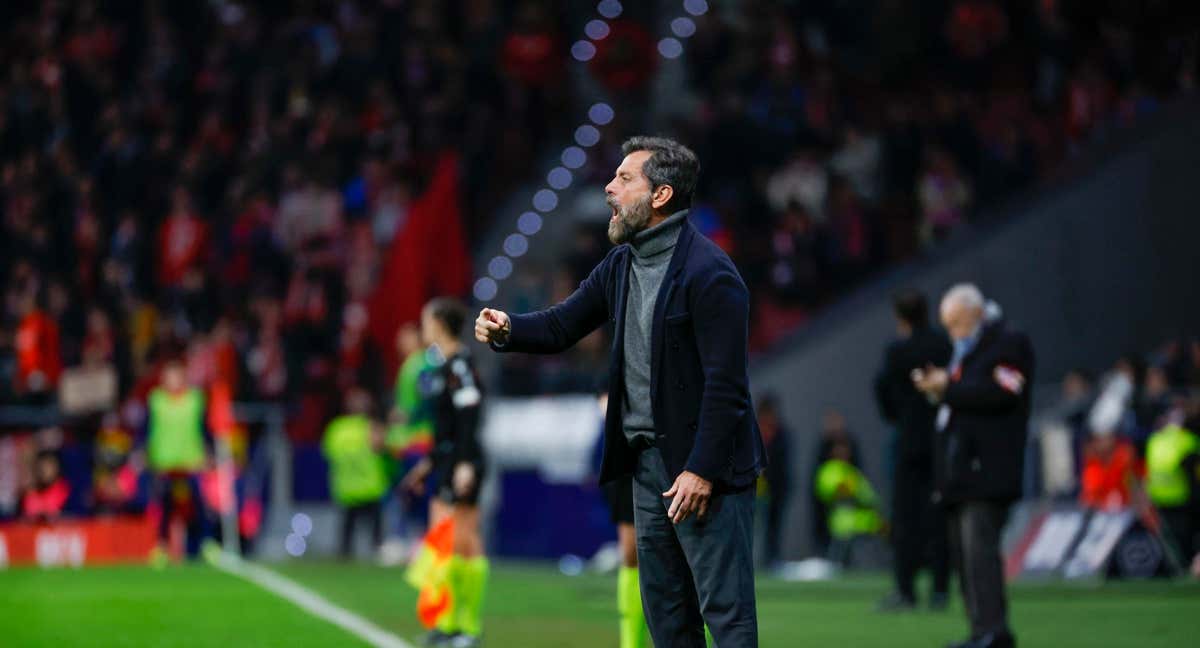 Quique Sánchez Flores, durante el encuentro de cuartos de Copa del Rey contra el Atlético de Madrid. /EFE.