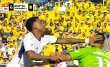 Un manotazo de Rodrygo a Valles aviva la eterna polémica del Madrid con el VAR