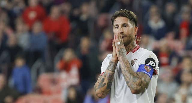 El Sevilla se desangra mientras rastrea el mercado: Bozeník debe ser el siguiente
