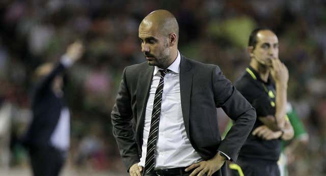Pep Guardiola rompe una lanza a favor de su expupilo Xavi: «La presión del Barça es incomparable»