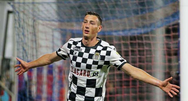 El Sevilla cierra el fichaje de Bozenik sobre la bocina