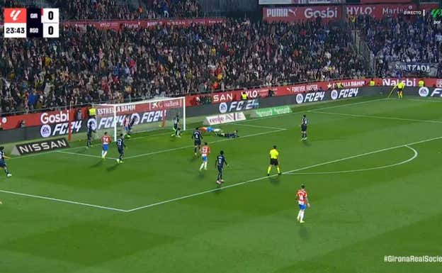 Momento en el que Yangel Herrera marca el gol.