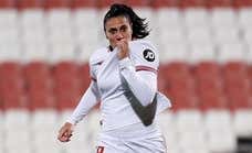Cristina Martín-Prieto, ejemplo de sevillismo goleando en el campo y en casa: «Mi hermano es del Betis y sólo celebra mis goles»