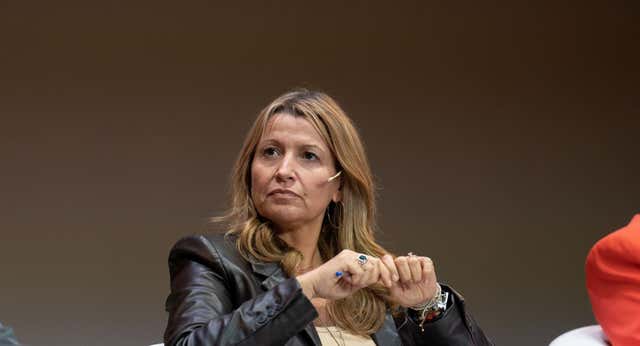 La candidata en la sombra que se prepara para presidir la RFEF y que fue traductora de la UEFA con diez años