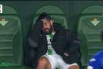 La lesión de Isco silenció el Villamarín y sus gestos en el banquillo elevan la preocupación