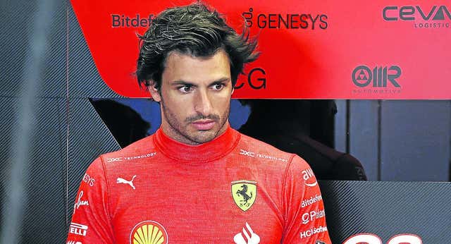 Críticas a Ferrari por el «inmerecido» trato a Carlos Sainz