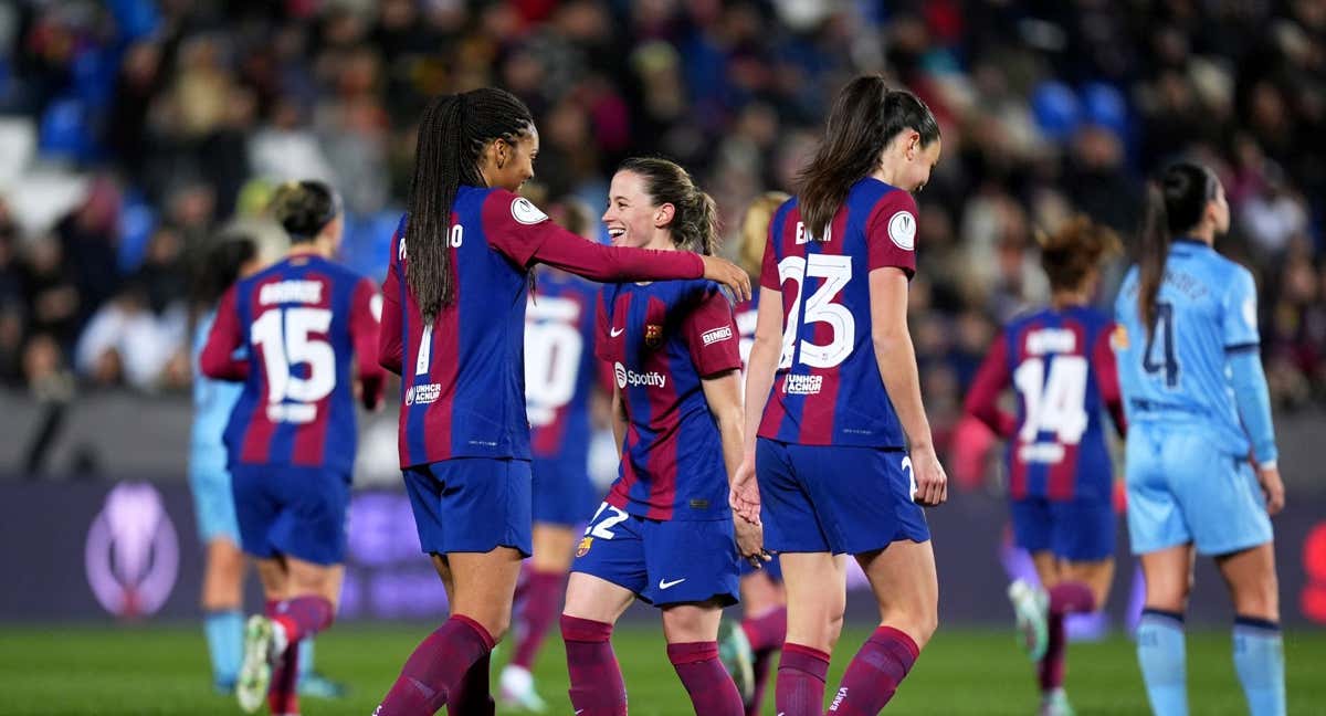 Jugadoras del Barcelona celebran un gol.