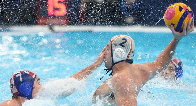 España acaricia los cuartos de final tras imponerse a Croacia