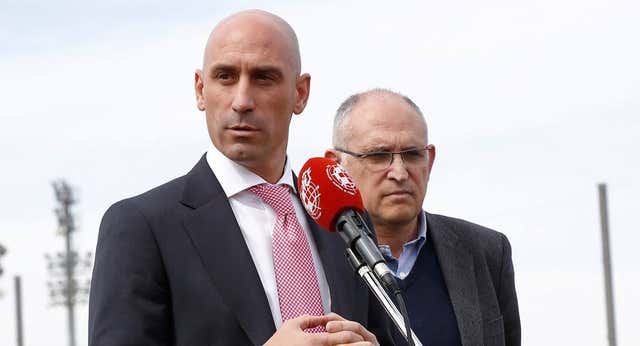 La jueza preguntará a Camps por qué se ocultó a la Federación el contrato con Arabia y la comisión de Piqué