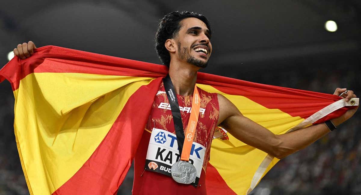 Mo Katir, tras conseguir el segundo puesto en la final de 5000m en el Mundial de Budapest de 2023. J