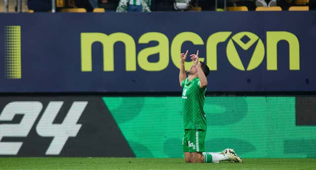 Johnny Cardoso y Pablo Fornals, la mitad de los fichajes de enero ya suman para el Betis