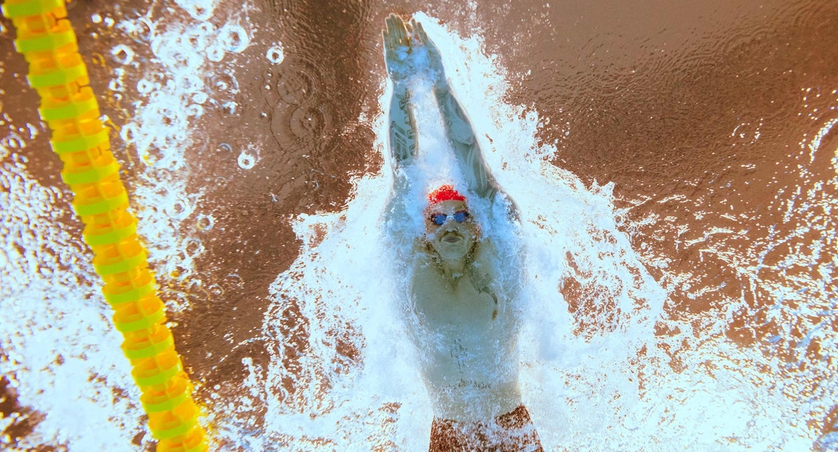 Adam Peaty se ha colgado la medalla de bronce mundial en los 100 metros braza en Doha.