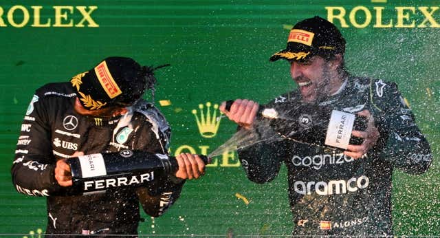 El mensaje directo de Fernando Alonso a Lewis Hamilton tras su fichaje por Ferrari