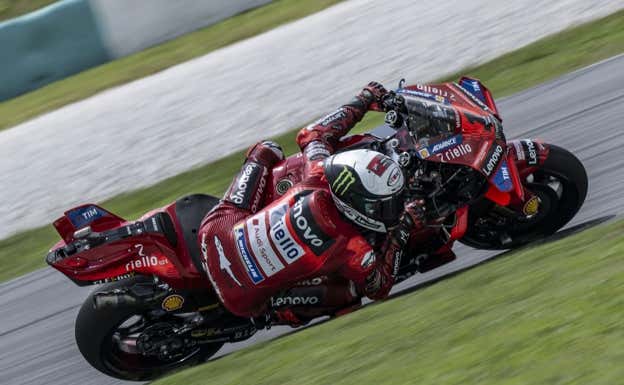 Pecco Bagnaia, sobre la nueva Ducati en el test de Sepang de MotoGP 2024.  EP
