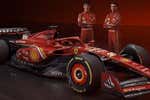 Carlos Sainz vive ante la prensa el primer chaparrón del año en Ferrari