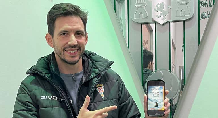 Dr. Antonio Escribano, médico del Córdoba y que participado en el rodaje de La Sociedad de la Nieve.