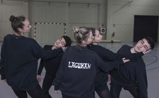 Los gimnastas del Club Lagunak, en Pamplona. Salvador Fenoll / Relevo
