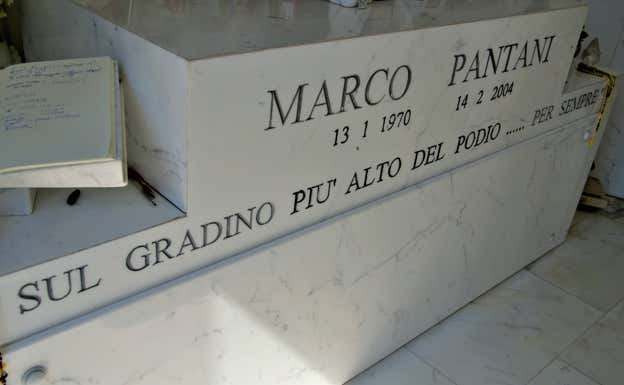 Marco Pantani, “en el lugar más alto del podio, para siempre”. J.O.