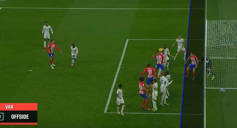 El fuera de juego posicional de Saúl.