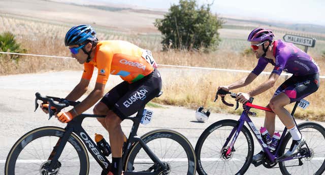 La Vuelta respeta los ‘turnos’: Euskaltel y Kern Pharma, agraciados con una invitación para 2024