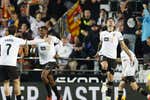 El Valencia se seca sin Diego López y el Sevilla escapa vivo de Mestalla