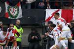 El Rayo frena al líder y defiende Vallecas contra el Real Madrid