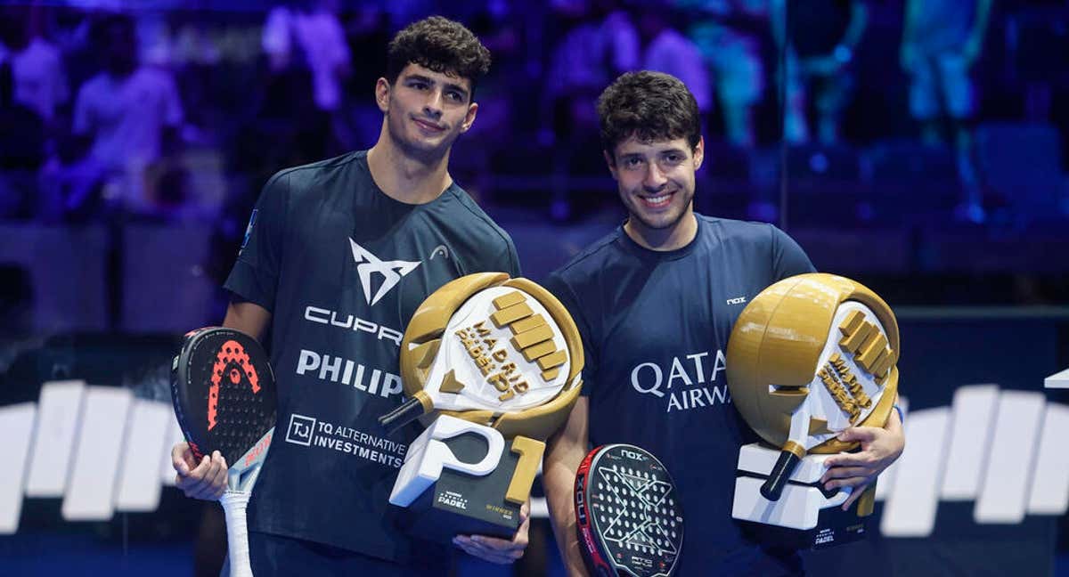 Tapia y Coello con el título en Madrid./PREMIER PADEL