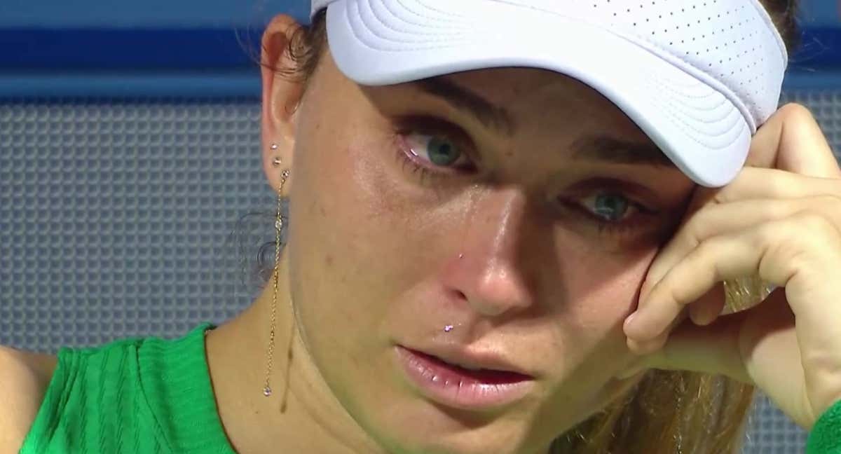 Las lágrimas de Paula Badosa tras retirarse del WTA1000 de Dubai.