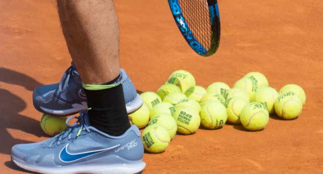 Por qué las pelotas de tenis son amarillas