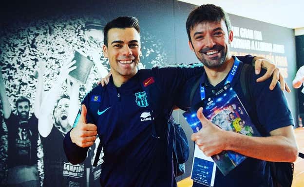 Sergio Lozano y el periodista Llorenç Tarrés, autores del libro 'Goles y cicatrices'.  INSTAGRAM