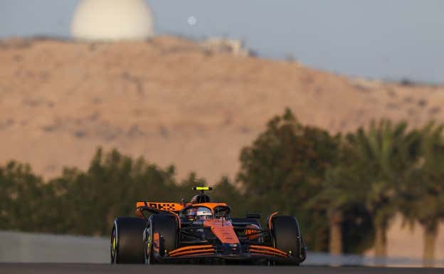 Lando Norris, en los test de pretemporada 2024 de F1.  McLaren