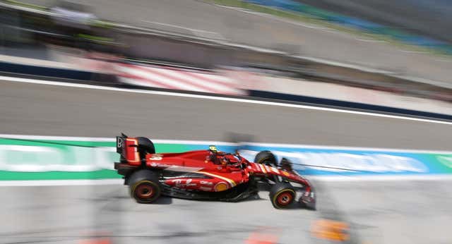 Ferrari cierra los test de pretemporada al frente; Fernando Alonso está ahí… pero Red Bull es el rival a batir