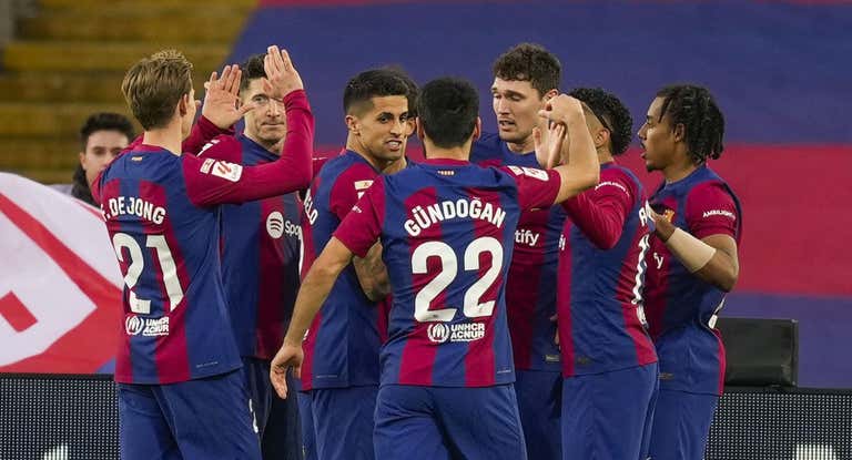 El Barça celebra el gol de Joao Félix.