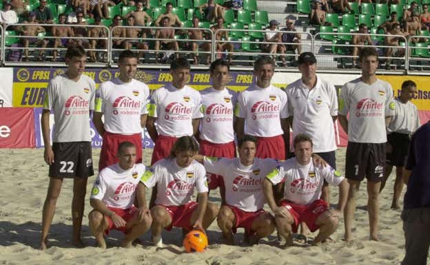 Julio Salinas, Quique Setién, Juan Carlos, Manu Sarabia (entrenador), en la selección española. </p><p>