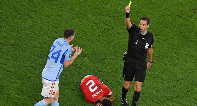 El amigo de Mateu Lahoz que explica el arbitraje: “Nos piden diferentes cosas en cada federación”