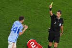 El amigo de Mateu Lahoz que explica el arbitraje: “Nos piden diferentes cosas en cada federación”