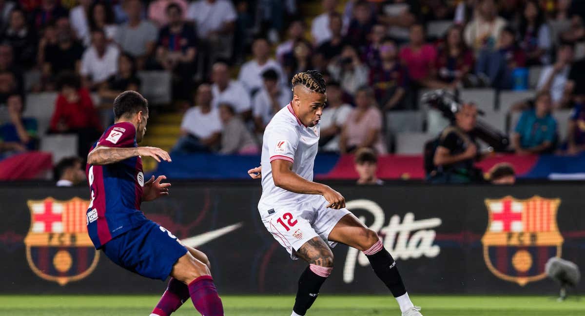 Mariano Díaz, en uno de los pocos partidos con la camiseta del Sevilla./ABC