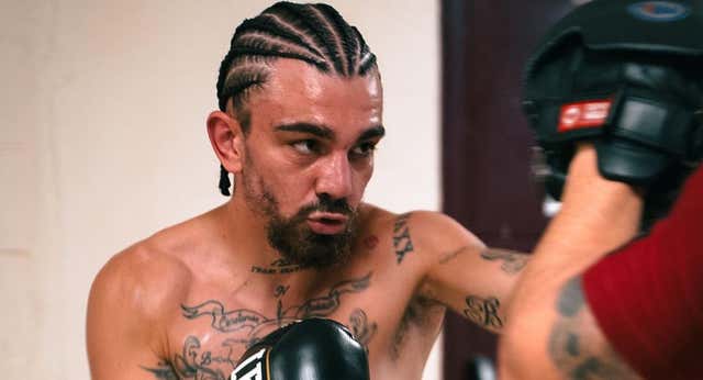 Jonfer y un reemplazo “mejor que el primer combate programado”