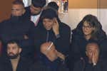 Un cambio de estatus y una fractura: Luis Enrique quita a Mbappé al descanso ¡y ve la segunda parte con su madre en la grada!