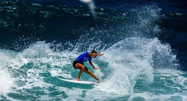 Nadia Erostarbe confirma su plaza olímpica en surf tras perderla durante unas horas de incertidumbre
