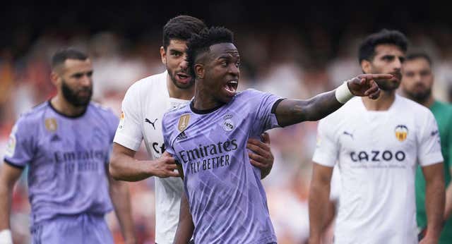 ¿Por qué el Real Madrid juega en Mestalla con la camiseta morada de la temporada pasada?
