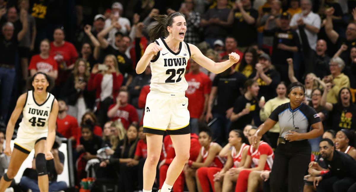 Caitlin Clark, tras batir el récord de puntos de la historia de la NCAA. /GETTY IMAGES