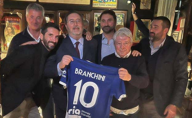 Branchini (tercero por la izquierda), en una imagen reciente con Cerezo y Gil Marín.  INSTAGRAM