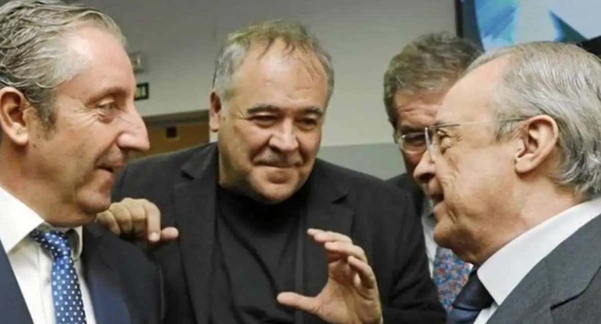 Antonio García Ferreras, en el centro, con Florentino Pérez a su izquierda y Josep Pedrerol a su derecha./