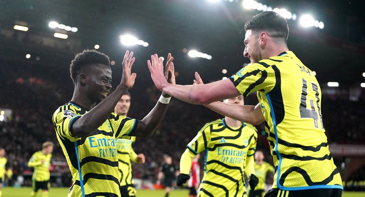 Los jugadores del Arsenal en la celebración de un gol.