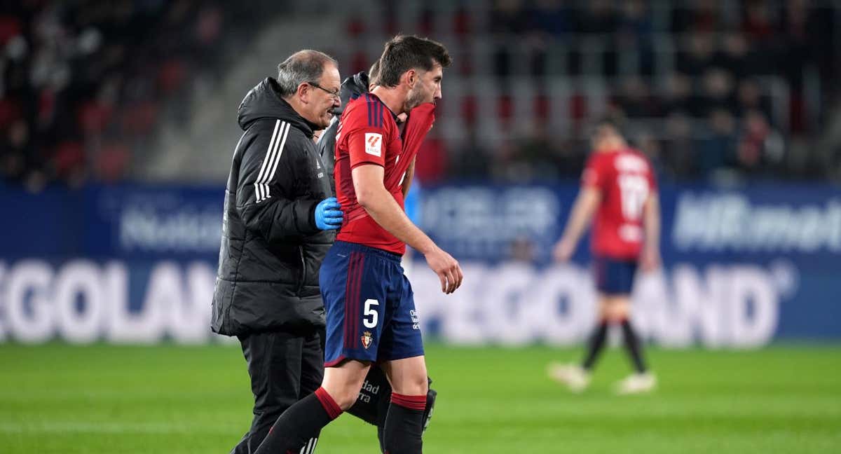 David García durante un partido con Osasuna en San Mames./Getty