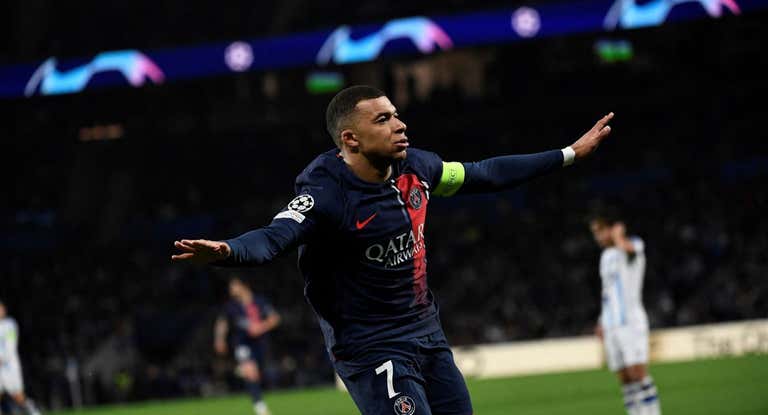 Mbappé celebra su gol a la Real Sociedad.
