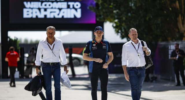 Verstappen lleva la contraria a su padre y lanza un dardo a Red Bull: «Quiero hablar menos de lo que lo estamos haciendo»