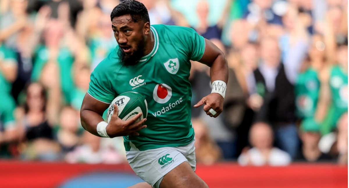 Bundee Aki ensayando con Irlanda. /Connacht Rugby