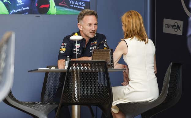 Christian Horner, con su mujer, Geri Halliwell, en Baréin.  EP